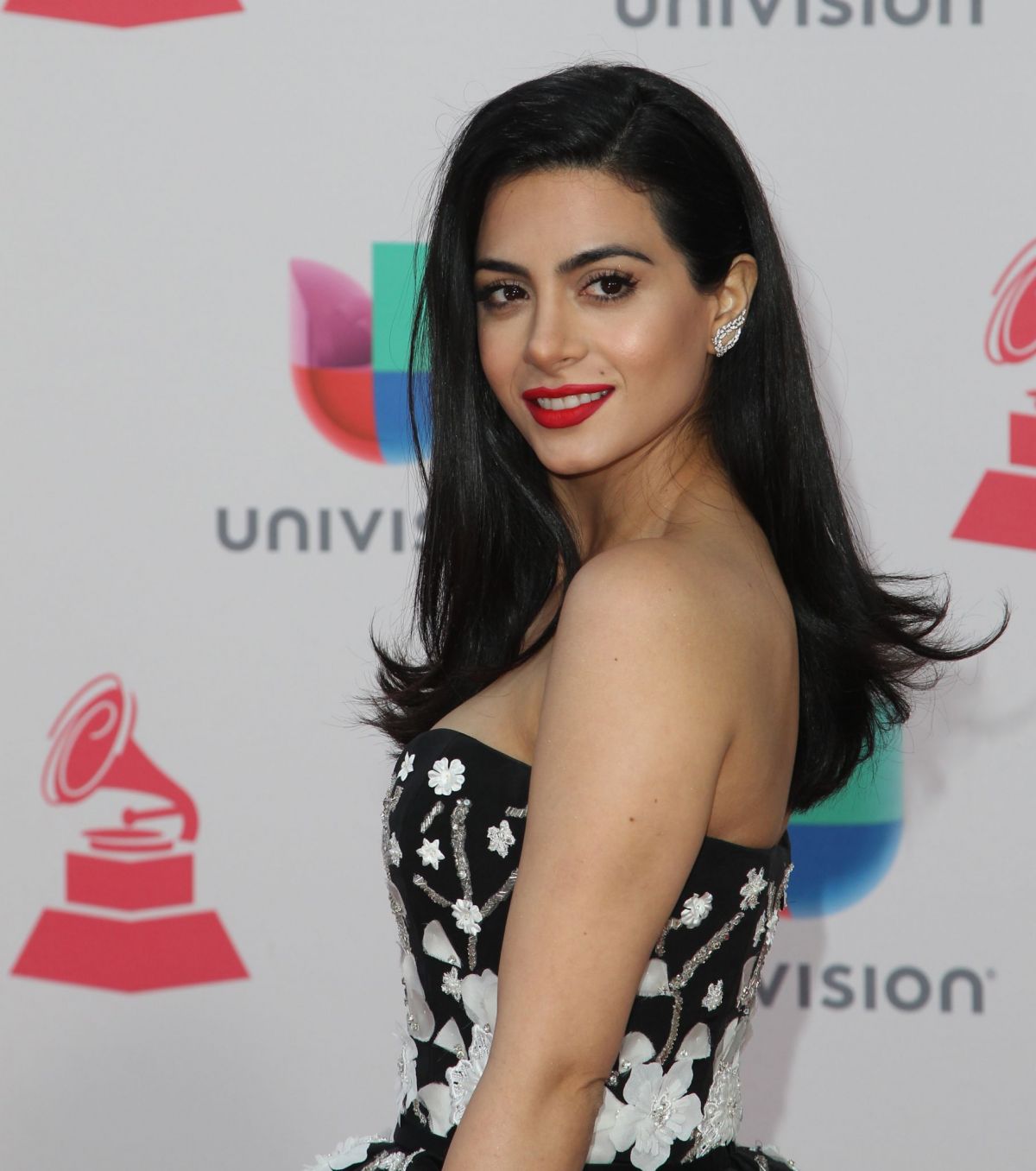 Emeraude toubia at 17th annual latin grammy awards in las vegas 11 17 2016 2