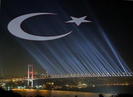 Türk Bayrağı Boğaz Köprüsü